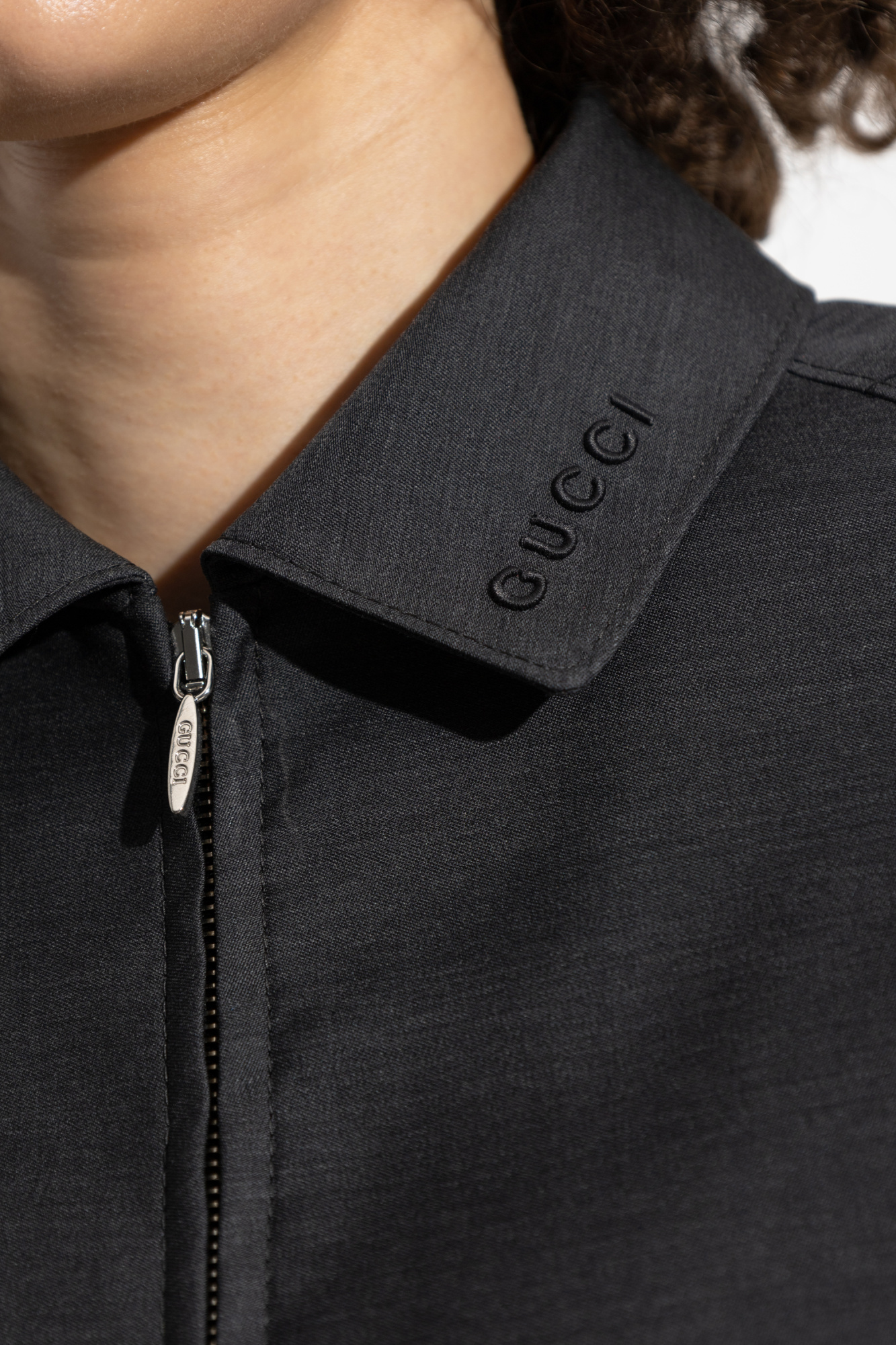 【送料&関税込】Gucci Wool Jacket With Embroidered Logo On T Gucci Wool jacket with embroidered logo on the collar